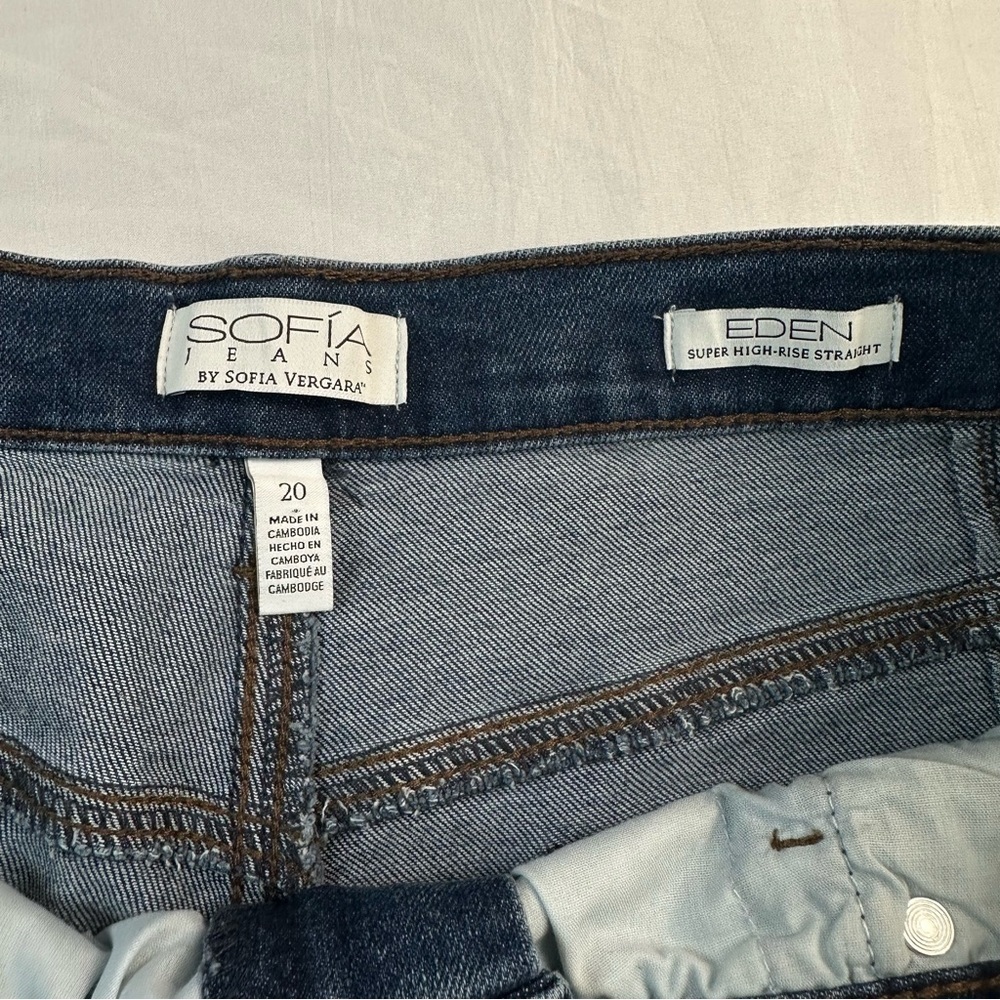 Sofia by Sofia Vergara High Rise Blue Jeans - Picture 9 of 10